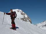 Salita al Ferrantino (2335 m) e al Ferrante (2427 m) e discesa al Rif. Albani (1939 m) in un mare di neve il 28 febb 09  - FOTOGALLERY